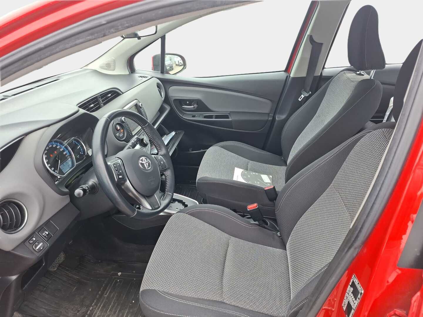 Toyota Yaris 2016 1,5 Hybrid Active 5ov */ Vakkari / P.kamera / Bluetooth / Suomi-auto /*
