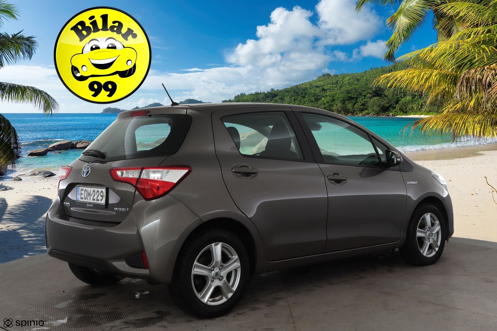 Toyota Yaris 2017 1,5 Hybrid Business * Vakkari / Navi / Kaistavahti / P.Kamera / Bluetooth / Lohkolämmitin * - Suomi-auto / Kahdet renkaat / Merkkihuollettu - HULLUT JOULUT KORKOTARJOUS 2,49% 