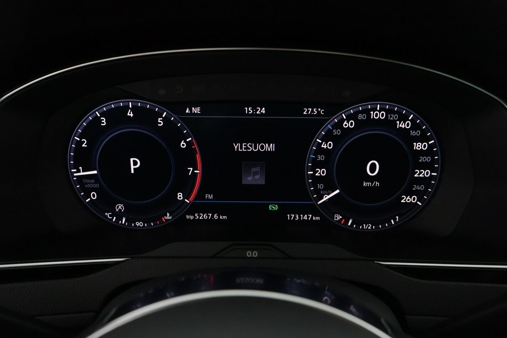 Volkswagen Passat 2017 Sedan R-Line 2,0 TSI 206 kW (280 hv) 4MOTION DSG * R-Line / Digimittaristo / ACC / P-Kamera / Tutkat / LED / Park Assist / Apple Carplay / Sähkökontti * - * Suomi-auto / 20'' Vanteet / Upea yksilö *
