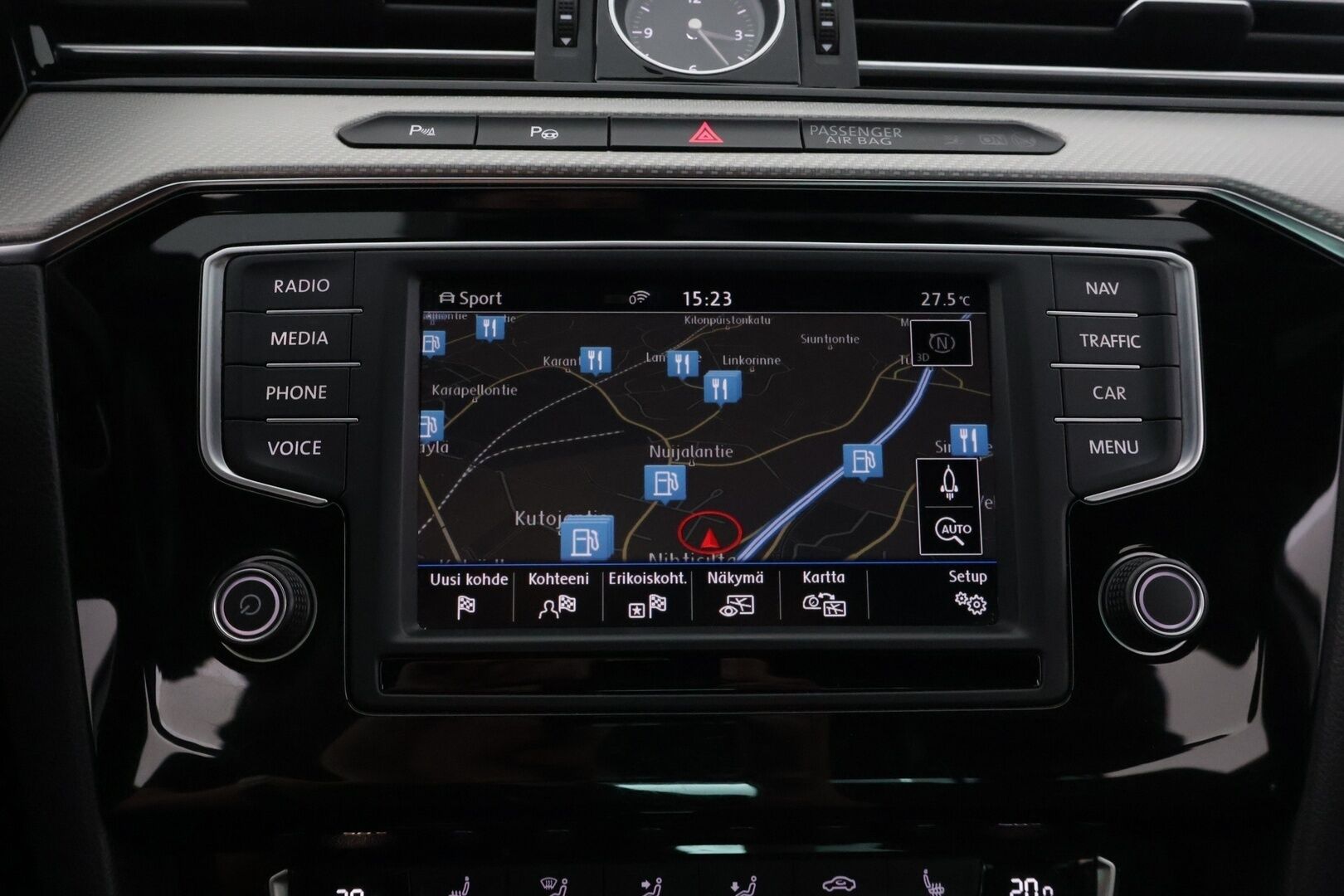Volkswagen Passat 2017 Sedan R-Line 2,0 TSI 206 kW (280 hv) 4MOTION DSG * R-Line / Digimittaristo / ACC / P-Kamera / Tutkat / LED / Park Assist / Apple Carplay / Sähkökontti * - * Suomi-auto / 20'' Vanteet / Upea yksilö *