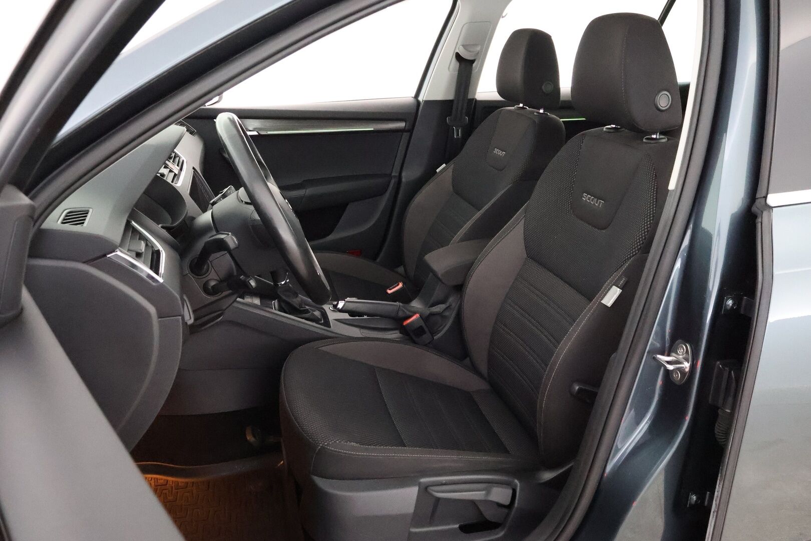 Skoda Octavia 2017 Combi 2,0 TDI 184 4x4 Scout DSG Autom. - Suomiauto / Webasto / Adapt.Vakkari / Koukku / Peruutuskamera / Lämmitettävä tuulilasi / Kaukovaloautomatiikka / BLIS / Huippuvarusteet!