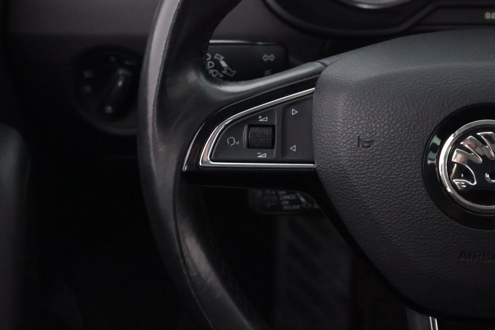 Skoda Octavia 2017 Combi 2,0 TDI 184 4x4 Scout DSG Autom. - Suomiauto / Webasto / Adapt.Vakkari / Koukku / Peruutuskamera / Lämmitettävä tuulilasi / Kaukovaloautomatiikka / BLIS / Huippuvarusteet!