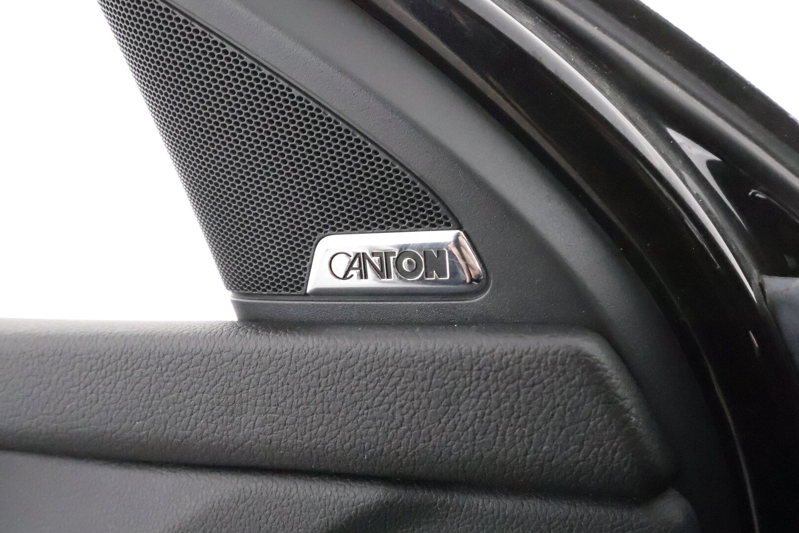 Skoda Octavia 2018 Combi 2,0 TSI RS Challenge DSG Autom. **Adapt vakkari / LED / Webasto / Canton / Koukku / Sporttipenkit** - Suomi-auto / Kahdet renkaat aluvanteilla
