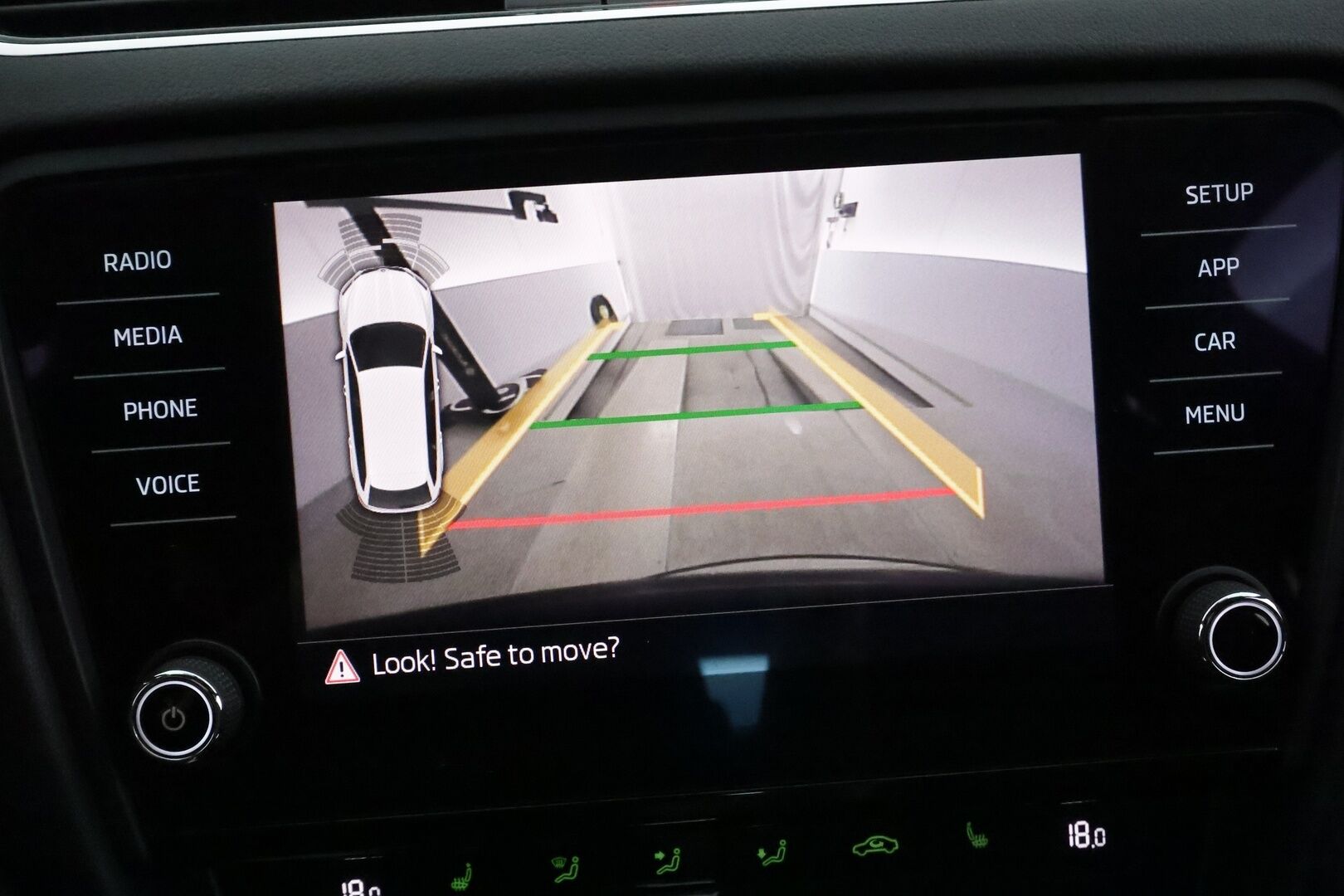 Skoda Octavia 2018 Combi 2,0 TSI RS Challenge DSG Autom. **Adapt vakkari / LED / Webasto / Canton / Koukku / Sporttipenkit** - Suomi-auto / Kahdet renkaat aluvanteilla
