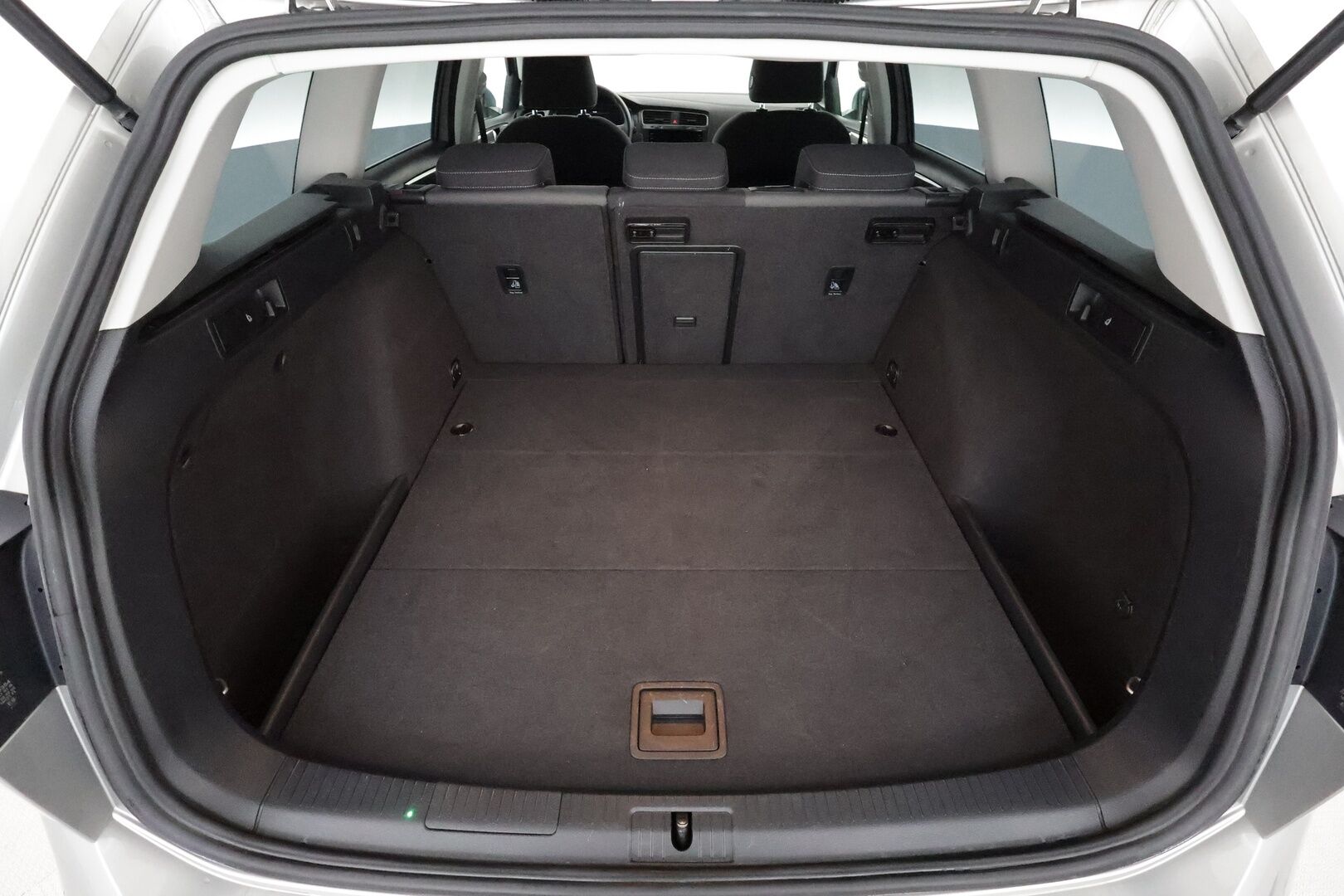 Volkswagen Golf 2017 Variant Alltrack 1,8 TSI 132 kW 4MOTION DSG **Digimittaristo / Adapt. vakkari / Webasto / Koukku / Keyless / Apple&Android** - Suomi-auto / Navi / LED / 