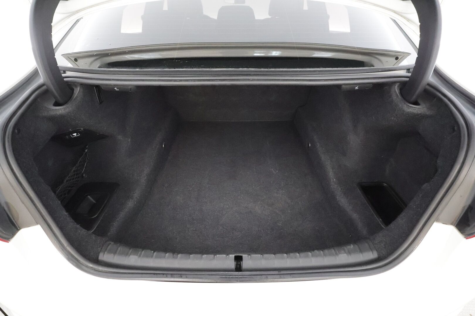 BMW 520 2017 G30 Sedan 520d A xDrive Business Comfort * Koukku / Vakkari / H&K / Webasto / Muistipenkit / LED / Vaaleat nahat / Digimittaristo * - Suomi-auto / Kahdet renkaat aluvanteilla / Hyvät varusteet - HULLUT AVAJAISHULINAT KORKOTARJOUS 3,29 %