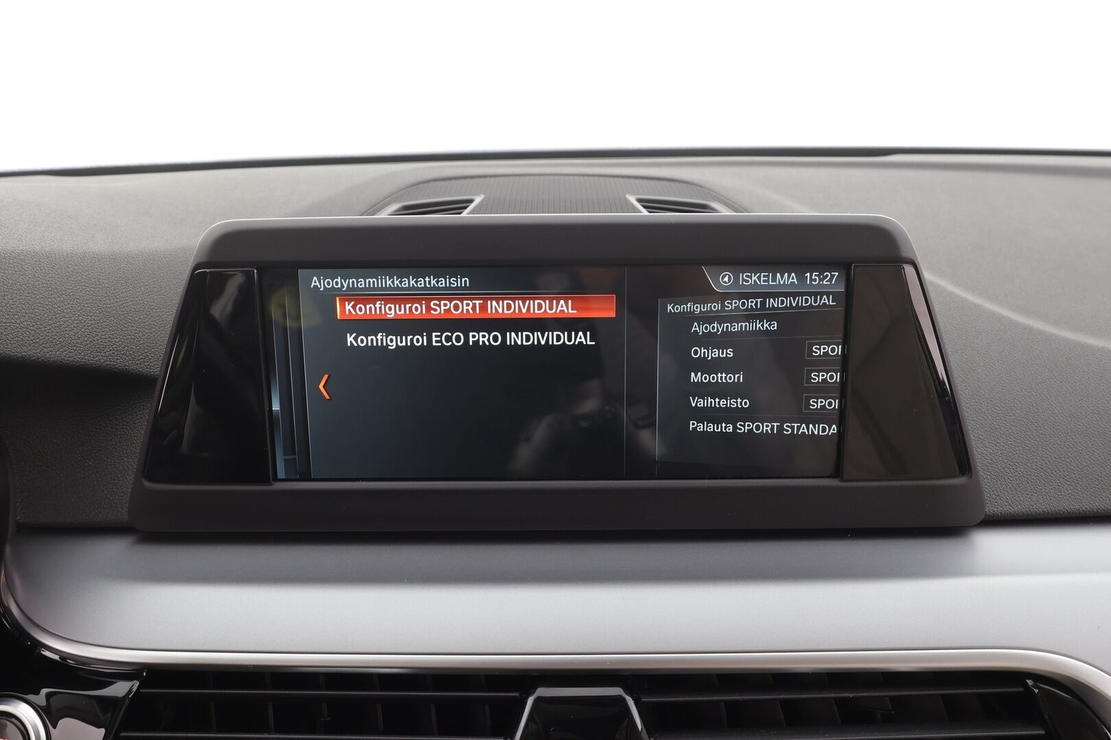 BMW 520 2017 G30 Sedan 520d A xDrive Business Comfort * Koukku / Vakkari / H&K / Webasto / Muistipenkit / LED / Vaaleat nahat / Digimittaristo * - Suomi-auto / Kahdet renkaat aluvanteilla / Hyvät varusteet - HULLUT AVAJAISHULINAT KORKOTARJOUS 3,29 %