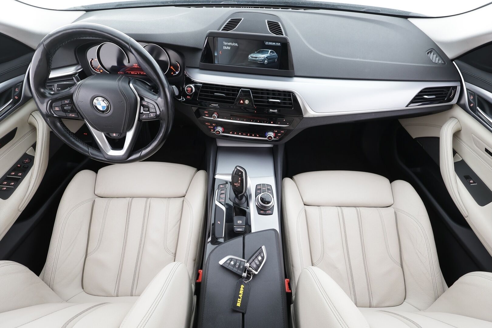BMW 520 2017 G30 Sedan 520d A xDrive Business Comfort - | H&K | Koukku | Vakkari | Webasto | Muistipenkit | LED | Vaaleat nahat | Digimittaristo |
