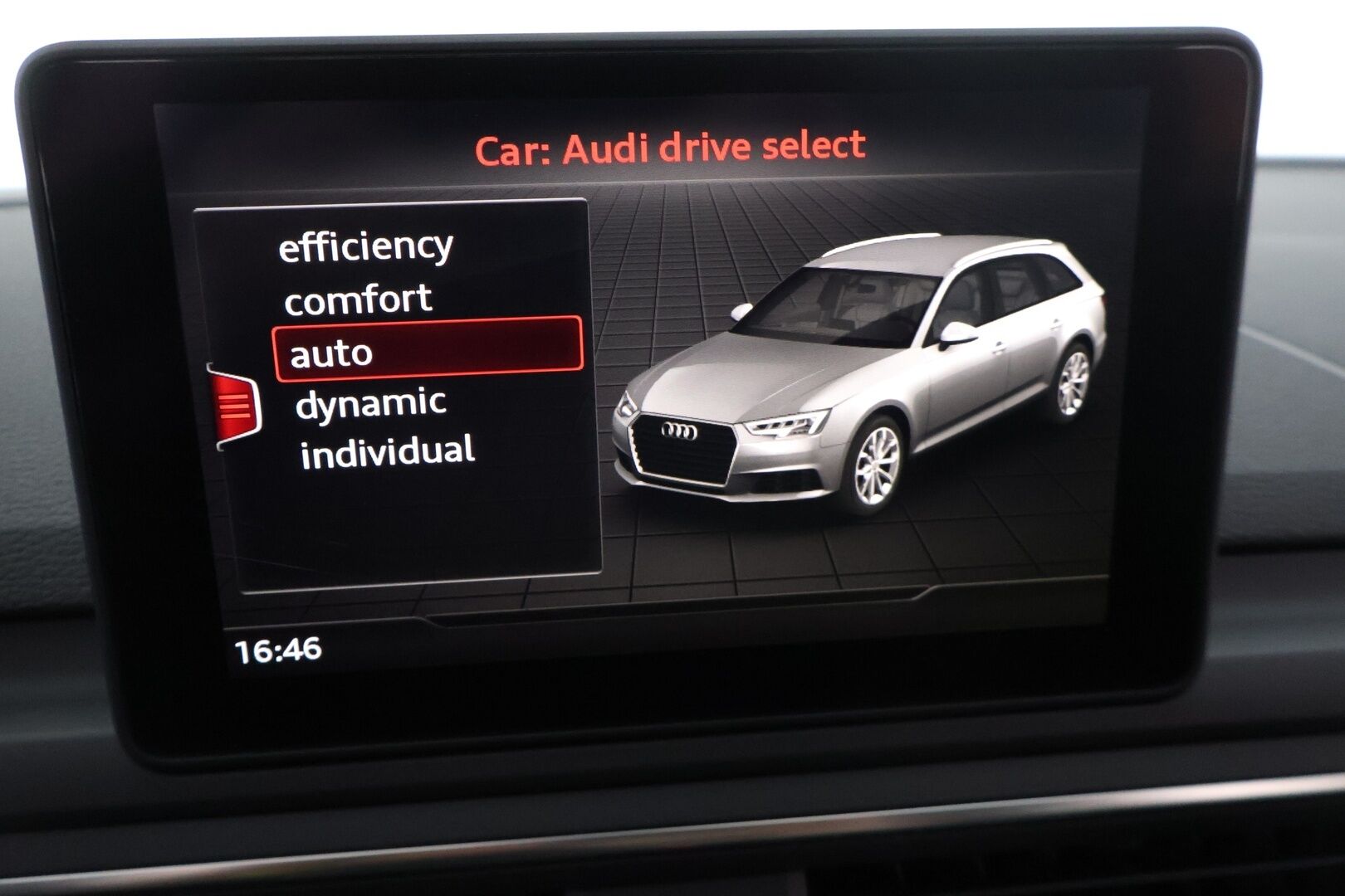 Audi A4 2017 Avant Land of quattro Edition 2,0 TDI 140 kW quattro S tronic *Webasto / Matrix LED / Koukku / Tutkat / Keyless Go* - *Suomi-auto / Kahdet renkaat / Edullinen neliveto*