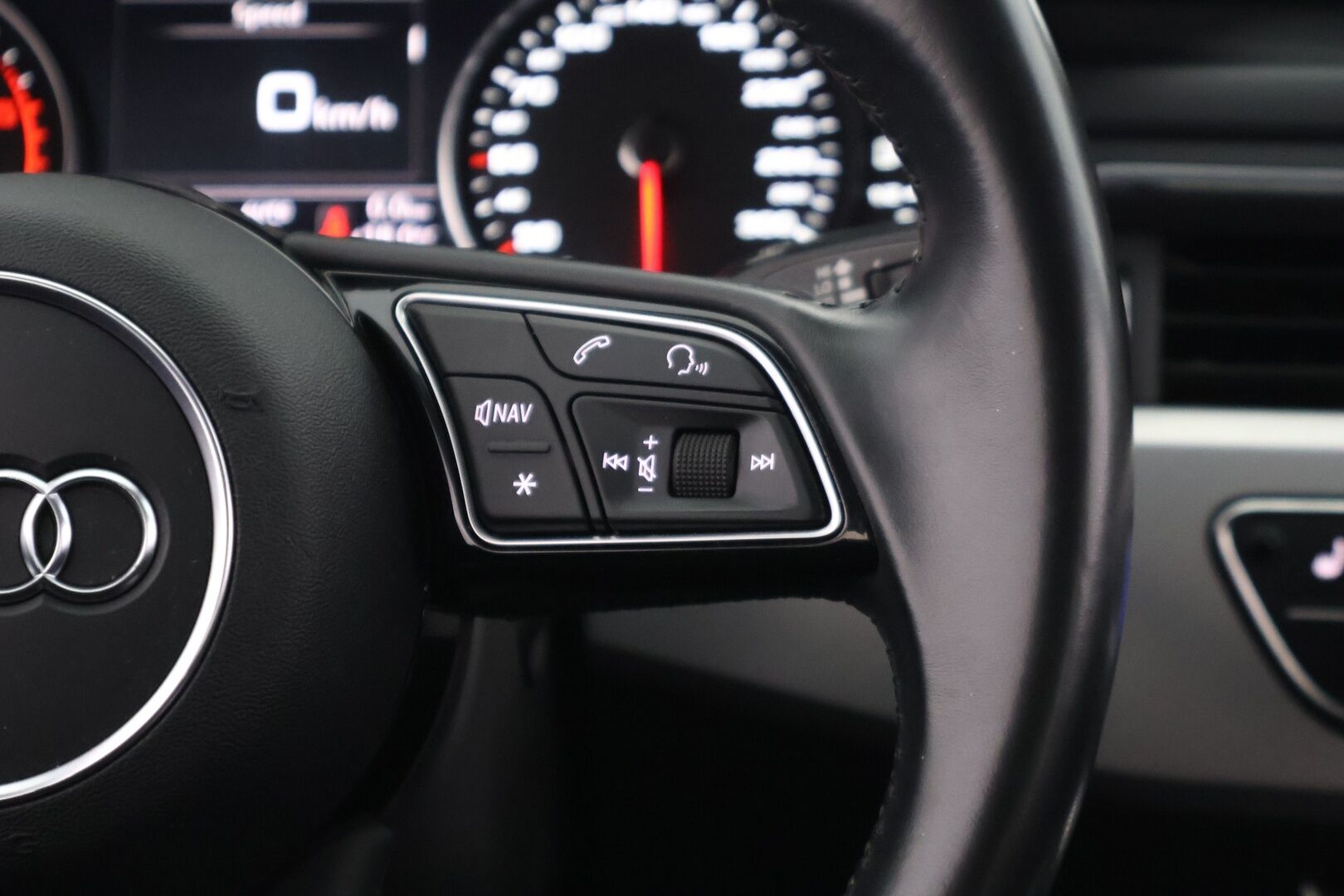 Audi A4 2017 Avant Land of quattro Edition 2,0 TDI 140 kW quattro S tronic *Webasto / Matrix LED / Koukku / Tutkat / Keyless Go* - *Suomi-auto / Kahdet renkaat / Edullinen neliveto*