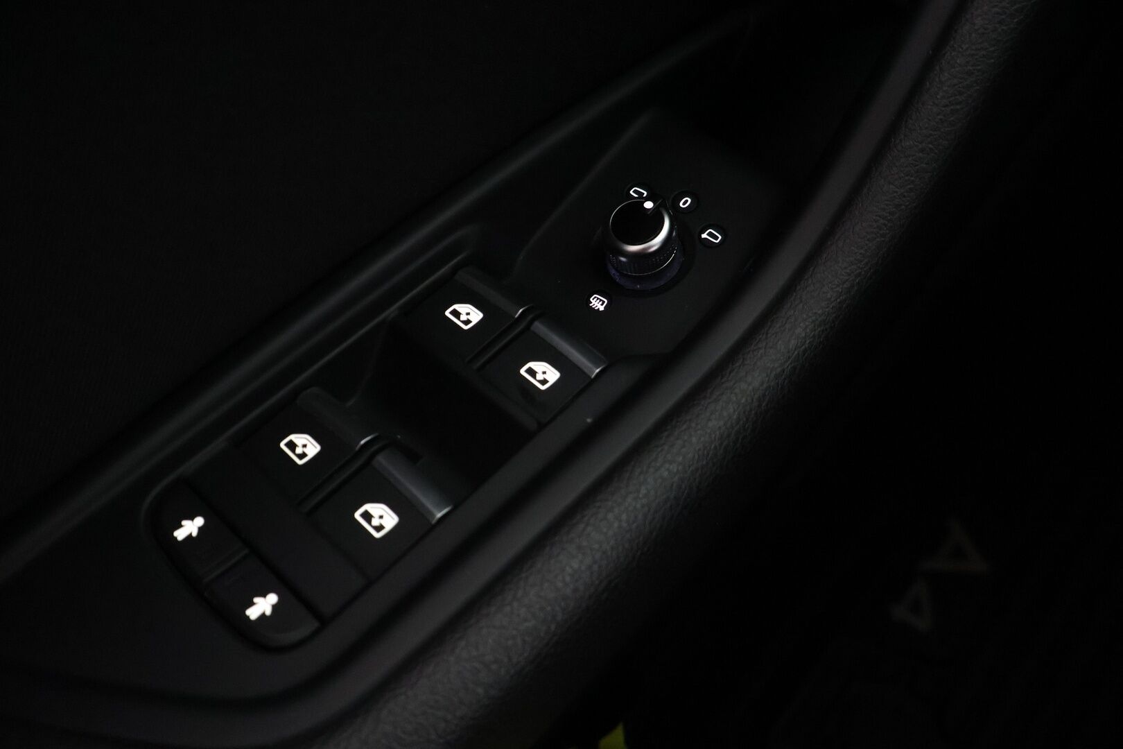 Audi A4 2017 Avant Land of quattro Edition 2,0 TDI 140 kW quattro S tronic *Webasto / Matrix LED / Koukku / Tutkat / Keyless Go* - *Suomi-auto / Kahdet renkaat / Edullinen neliveto*