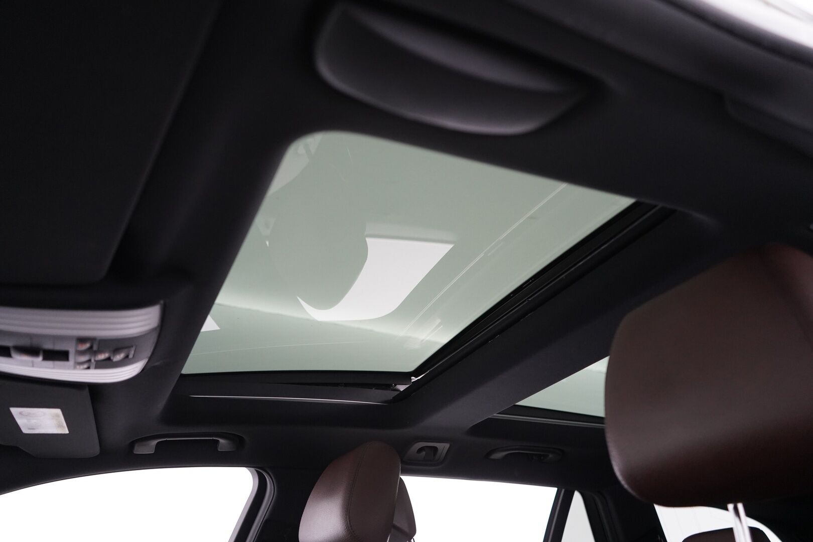 Mercedes-Benz E 2014 300 BlueTec Hybrid T A Premium Business *YritysOutlet - Myydään vain yrityksille* - Ilmastoidut nahat / Koukku / Kattoluukku / Muistipenkit / Lohko / Vakkari / ILS