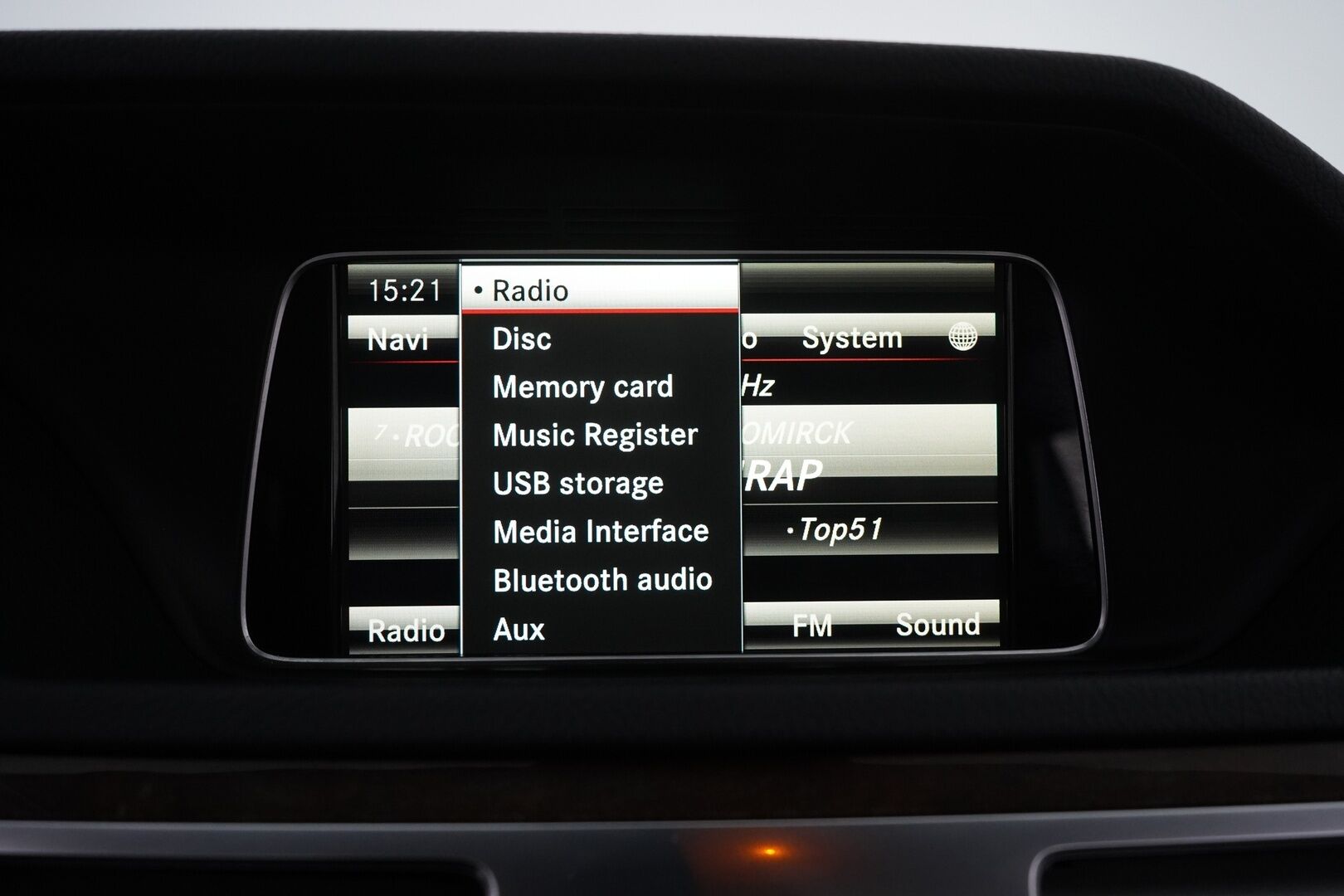 Mercedes-Benz E 2014 300 BlueTec Hybrid T A Premium Business *YritysOutlet - Myydään vain yrityksille* - Ilmastoidut nahat / Koukku / Kattoluukku / Muistipenkit / Lohko / Vakkari / ILS