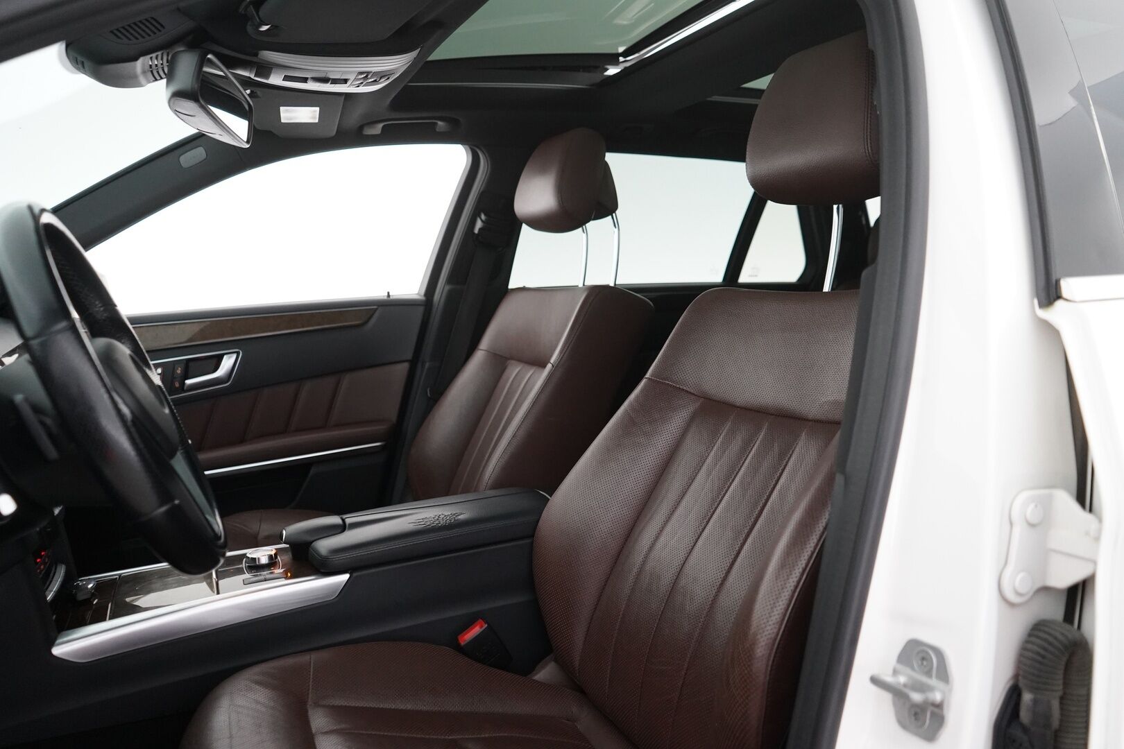 Mercedes-Benz E 2014 300 BlueTec Hybrid T A Premium Business *YritysOutlet - Myydään vain yrityksille* - Ilmastoidut nahat / Koukku / Kattoluukku / Muistipenkit / Lohko / Vakkari / ILS