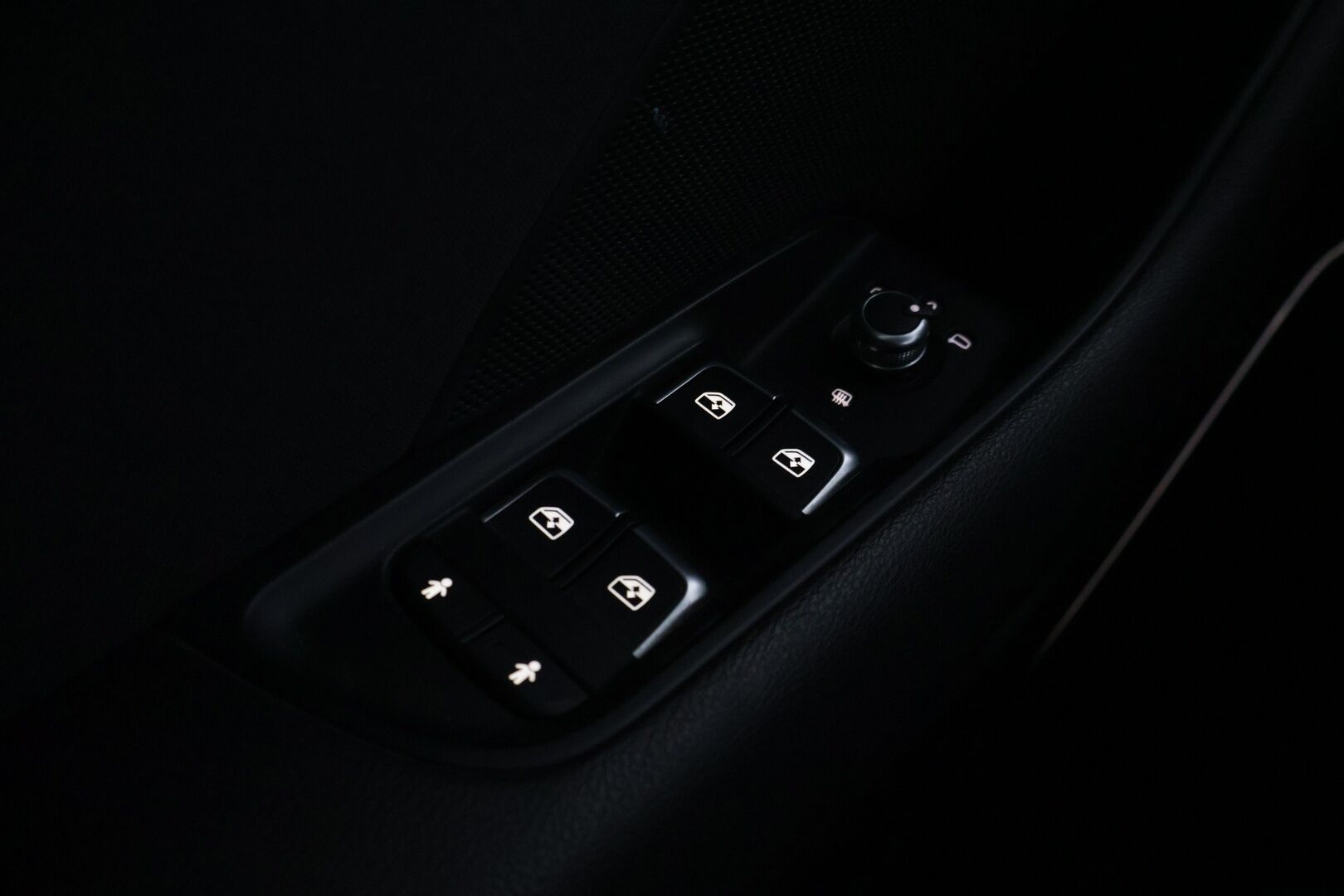 Audi A3 2017 Sportback Land of quattro Edition 2,0 TDI 135 kW quattro S tronic *Bang&Olufsen / Webasto / Koukku / Sporttipenkit / Vakkari / LED* - Erittäin hyvin huollettu kaksilla renkailla ja Audin vanteilla varusteltu Suomiauto!