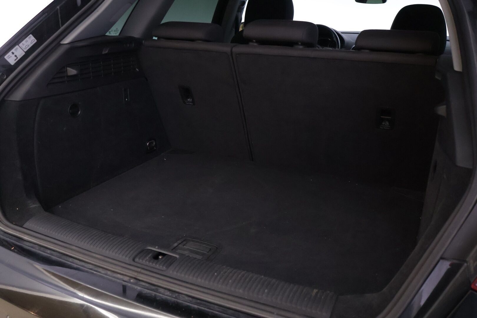 Audi A3 2017 Sportback Land of quattro Edition 2,0 TDI 135 kW quattro S tronic *Bang&Olufsen / Webasto / Koukku / Sporttipenkit / Vakkari / LED* - Erittäin hyvin huollettu kaksilla renkailla ja Audin vanteilla varusteltu Suomiauto!