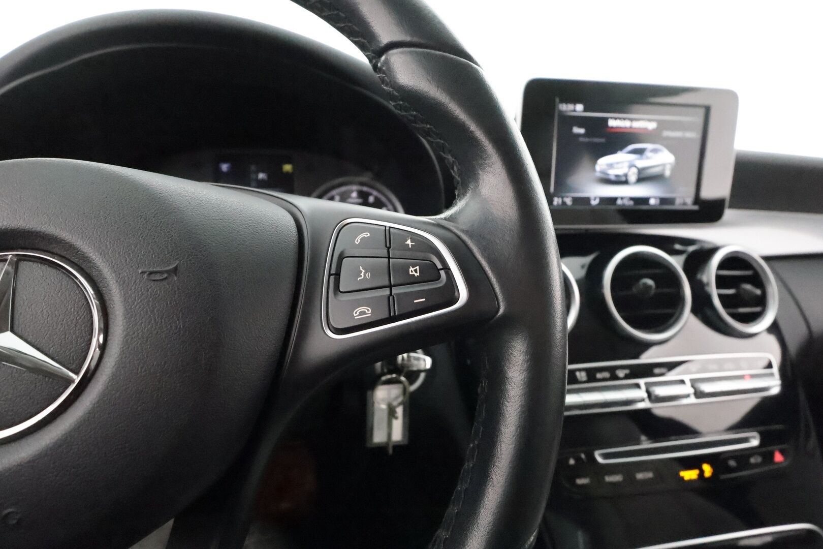 Mercedes-Benz C 2017 180 A Premium Business ** Vakkari / ILS adapt LED / Sporttipenkit / Lohkolämmitin / 2x renkaat