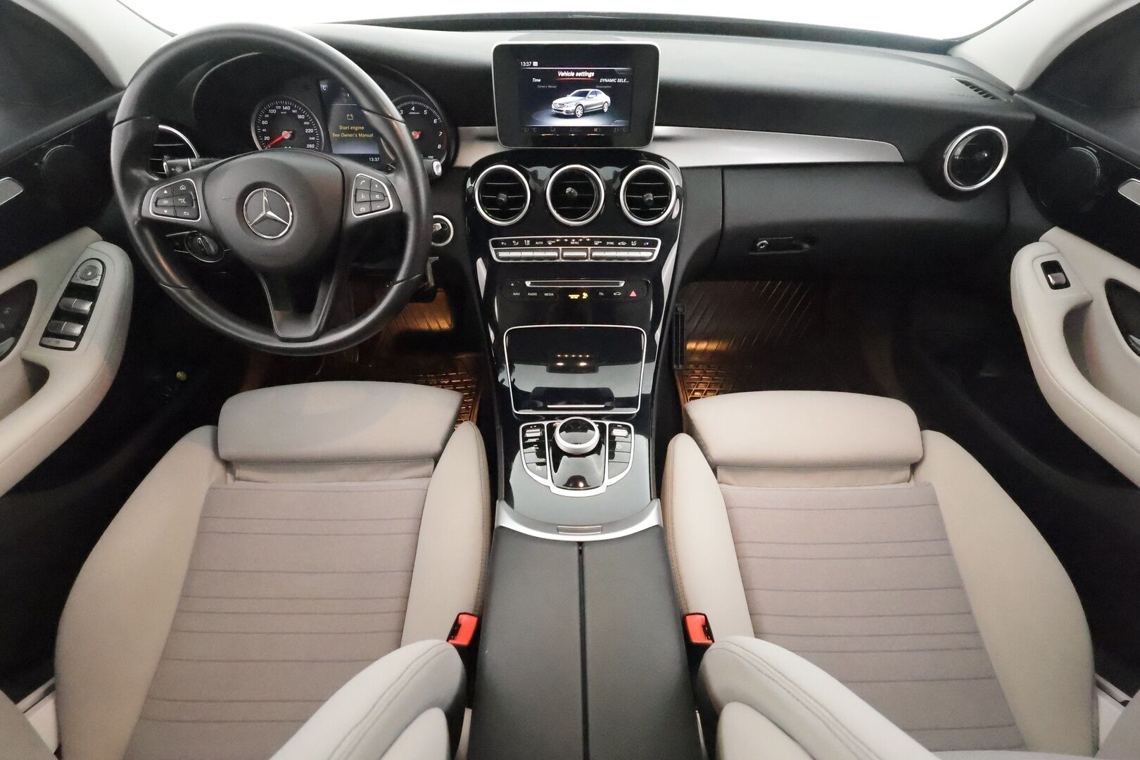 Mercedes-Benz C 2017 180 A Premium Business ** Vakkari / ILS adapt LED / Sporttipenkit / Lohkolämmitin / 2x renkaat