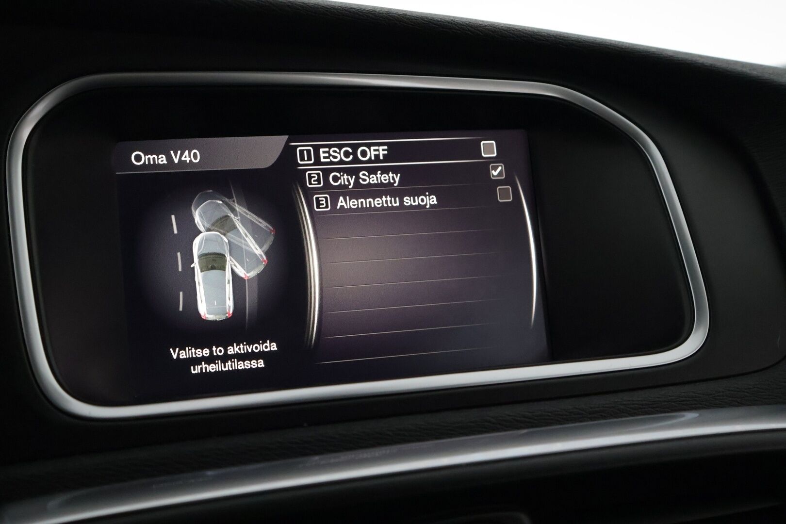 Volvo V40 2018 D2 Business // Webasto / LED / P-tutka / Digimittari / Navi // - Kattavasti huollettu Suomi-auto viimeinen huolto 195tkm 7/2025 - Osta nyt, maksa vasta ensi vuonna