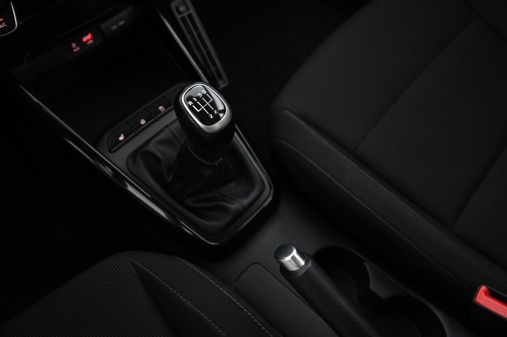 Kia Rio 2017 1,0 T-GDI ISG 100hv EX EcoDynamics *Lohko sisälämmittemellä / Peruutuskamera / 2x aluvanteet* - *Juuri saapunut / Leimaa 22.6.2026 / Merkkihuollettu*