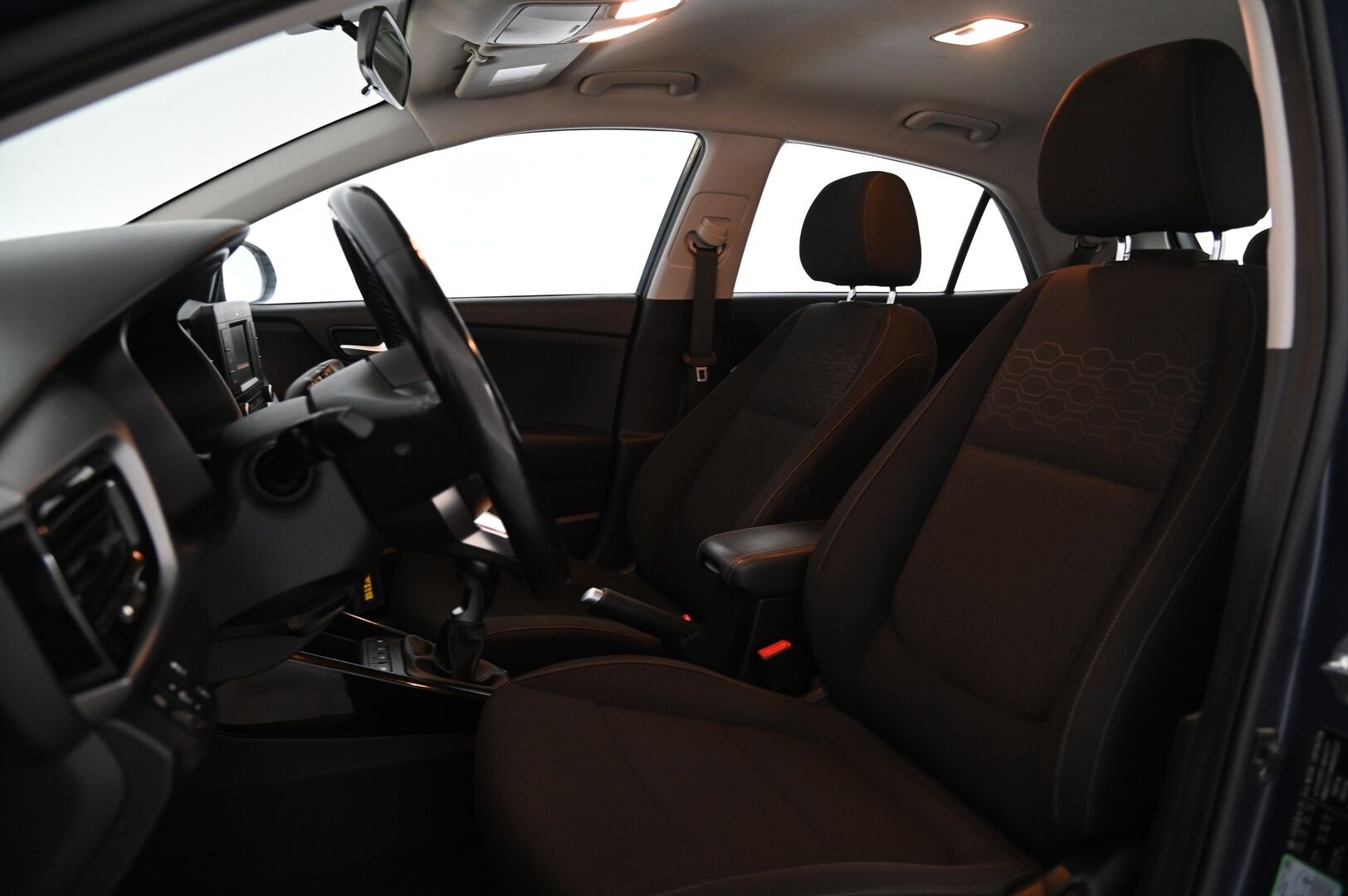 Kia Rio 2017 1,0 T-GDI ISG 100hv EX EcoDynamics *Lohko sisälämmittemellä / Peruutuskamera / 2x aluvanteet* - *Juuri saapunut / Leimaa 22.6.2026 / Merkkihuollettu*