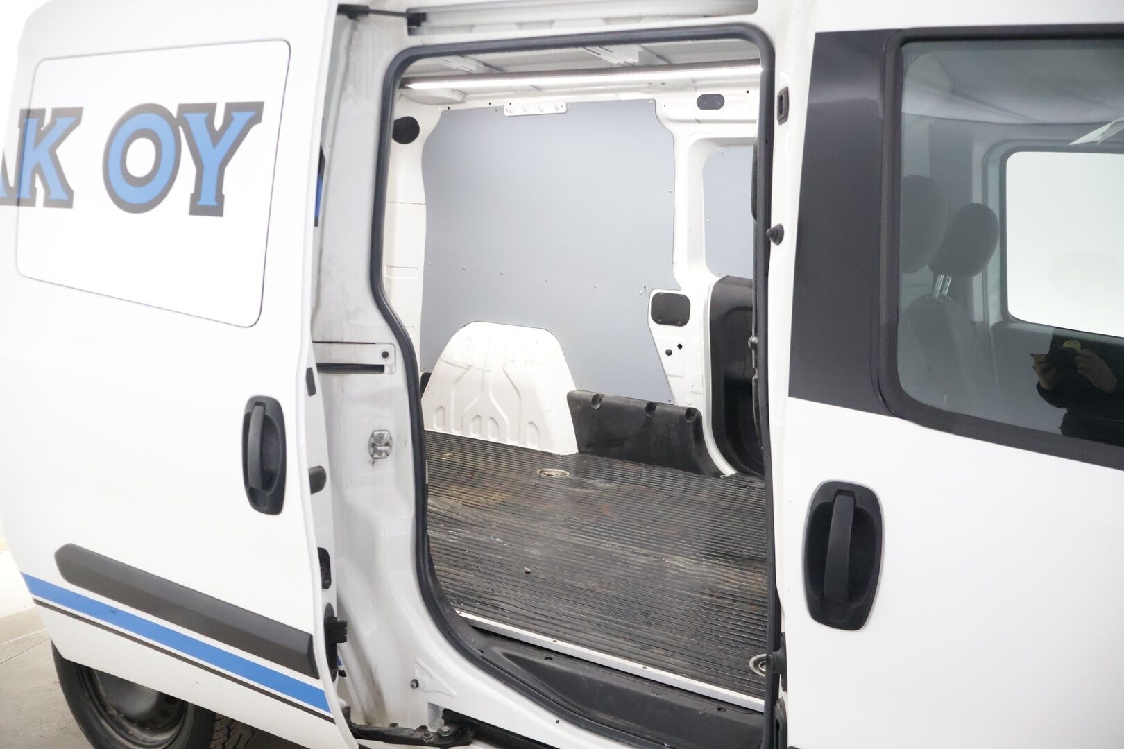 Opel Combo 2018 Van L2H1 1,3 CDTI Start/Stop 70kW MT5 (XIAE) * Vakkari / Start-Stop / Penkinlämmitin * - Juuri huollettu / siisti yksilö / 2x Renkailla - HULLUT AVAJAISHULINAT KORKOTARJOUS 3,29 %