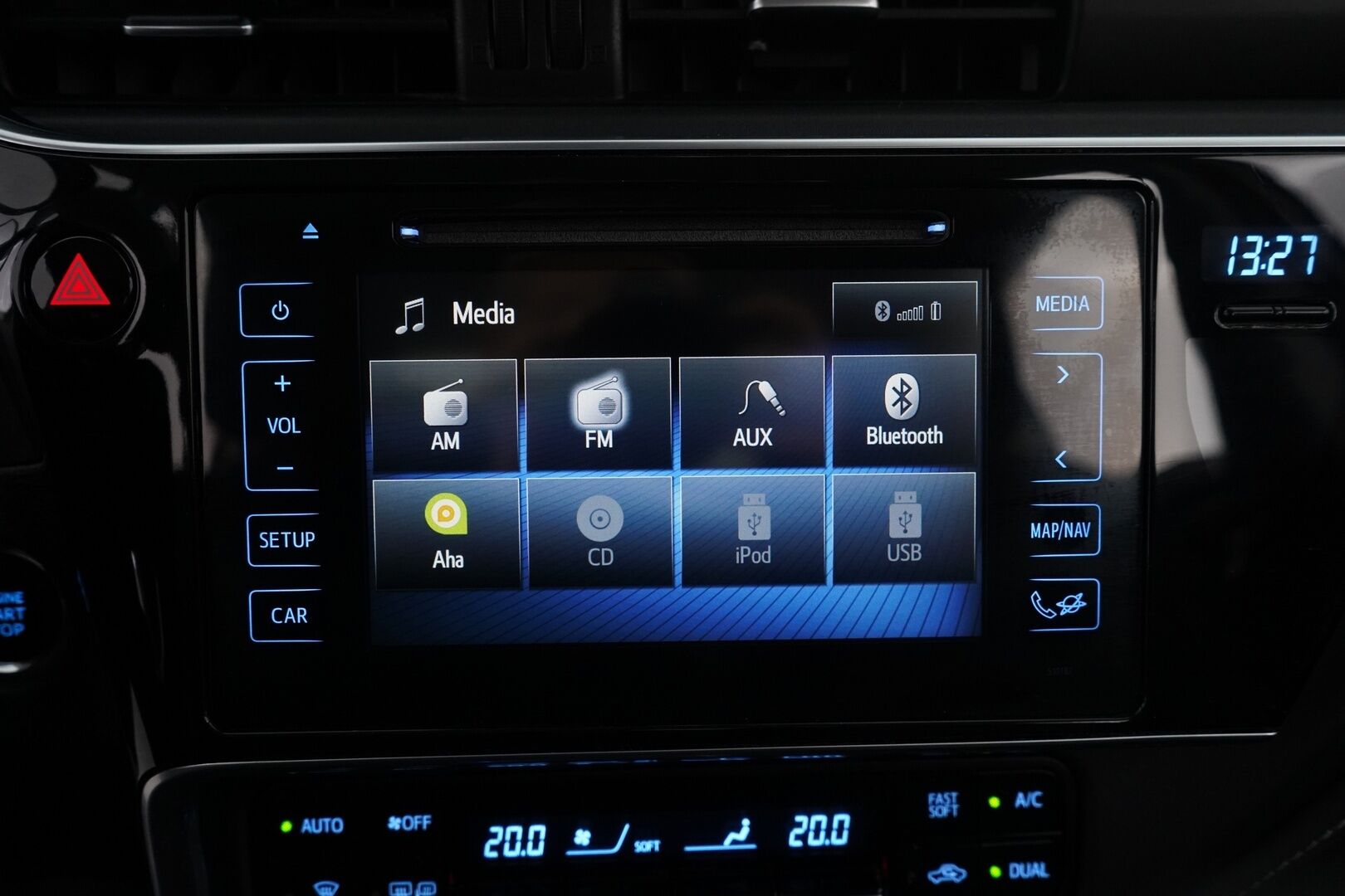 Toyota Corolla 2018 1.6 Valvematic Premium Multidrive S 4ov * Vakkari / Peruutuskamera / Puolinahka / Navi / Lohkolämmitin! * - Suomi-auto / 2-omisteinen / Katsastus 11/2026 / Viimeisin huolto 1/25! 