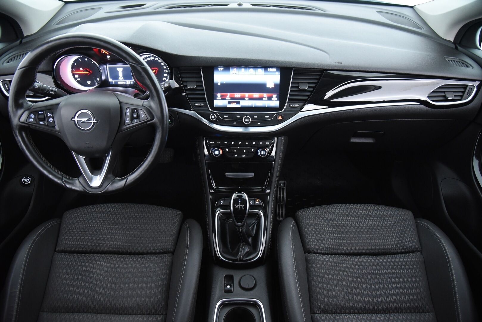 Opel Astra 2017 Sports Tourer Innovation 1,0 Turbo Start/Stop 77kW ECT5 - Sporttipenkit / Koukku /  P. Kamera / LED-valot / Navi / Sisätilanlämmitin  / Navi / KeylessGO / 2x Renkaat 