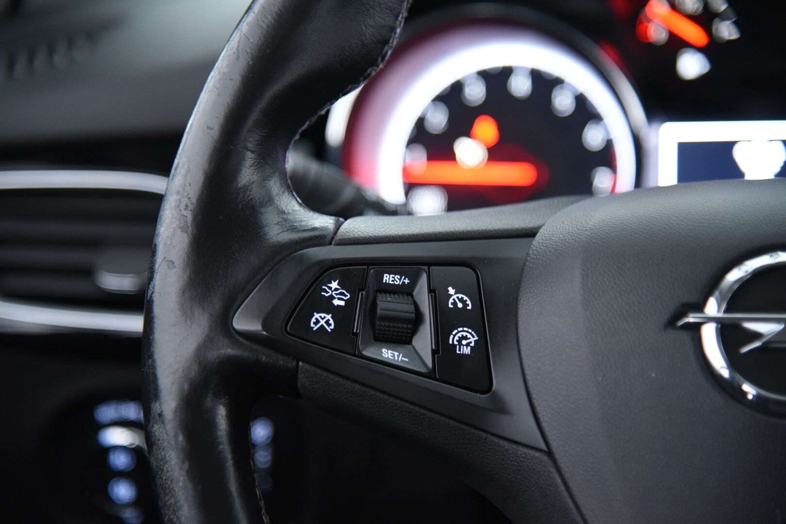Opel Astra 2017 Sports Tourer Innovation 1,0 Turbo Start/Stop 77kW ECT5 - Sporttipenkit / Koukku /  P. Kamera / LED-valot / Navi / Sisätilanlämmitin  / Navi / KeylessGO / 2x Renkaat 