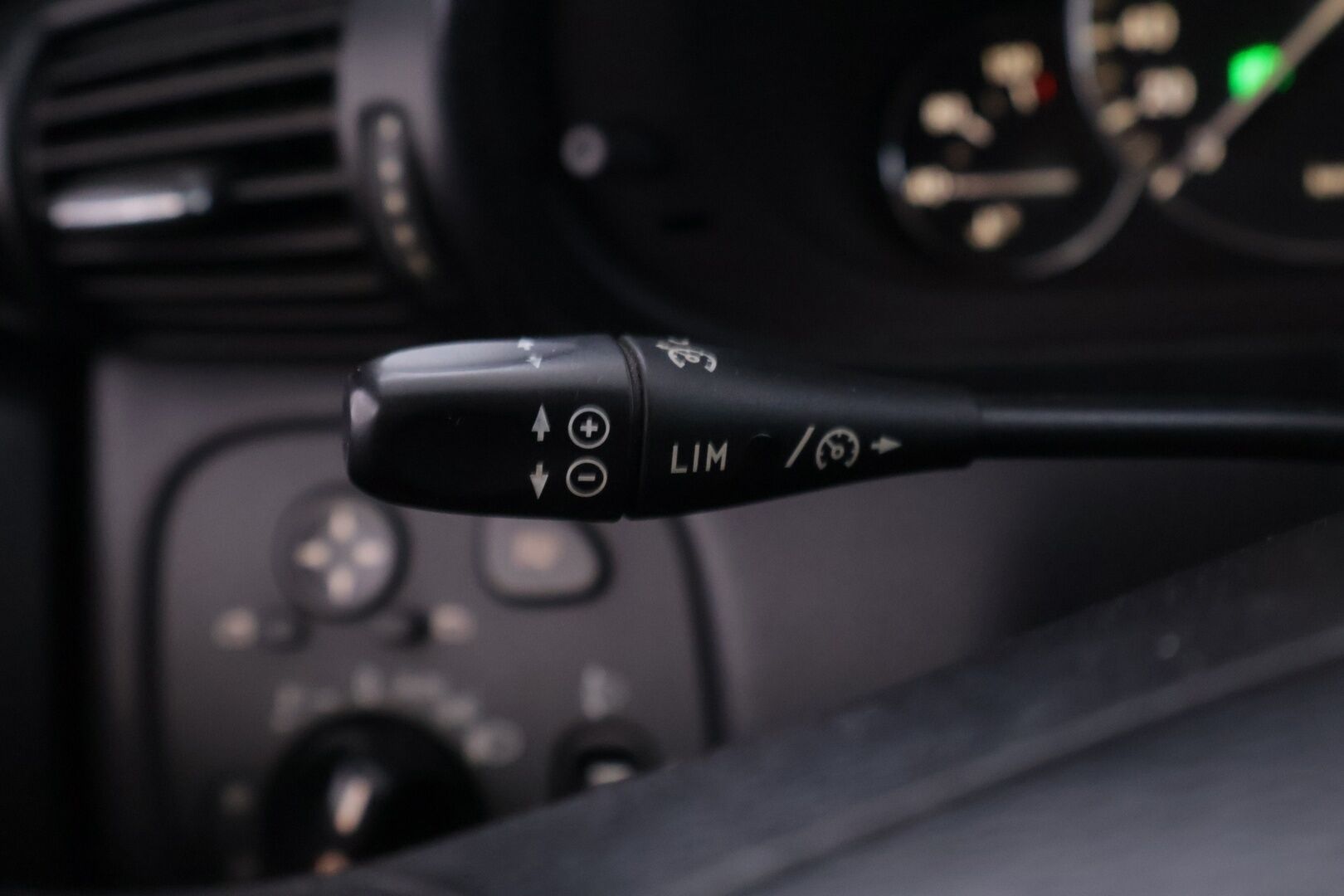 Mercedes-Benz C 2005 320 CDI Autom. - YritysOutlet - Myydään vain yrityksille - Webasto / Nahkapenkit muistilla / Koukku! 