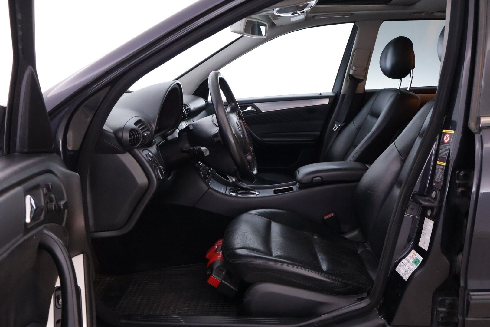 Mercedes-Benz C 2005 320 CDI Autom. - YritysOutlet - Myydään vain yrityksille - Webasto / Nahkapenkit muistilla / Koukku! 