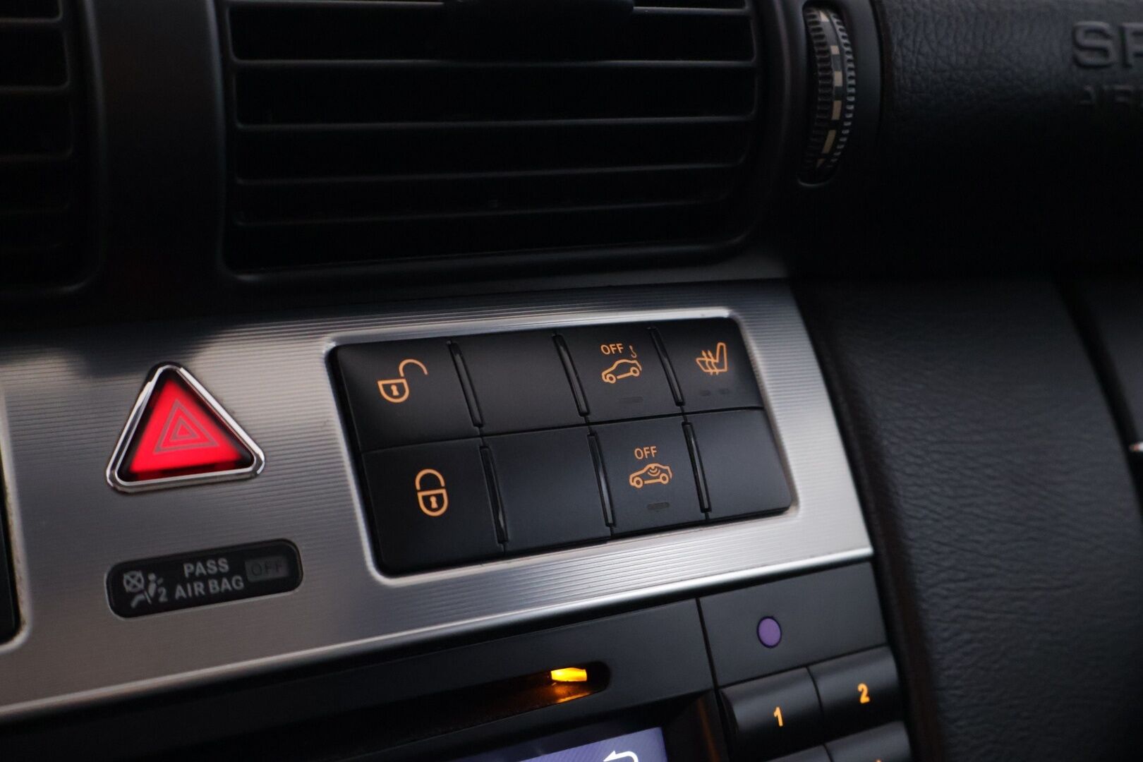 Mercedes-Benz C 2005 320 CDI Autom. - YritysOutlet - Myydään vain yrityksille - Webasto / Nahkapenkit muistilla / Koukku! 