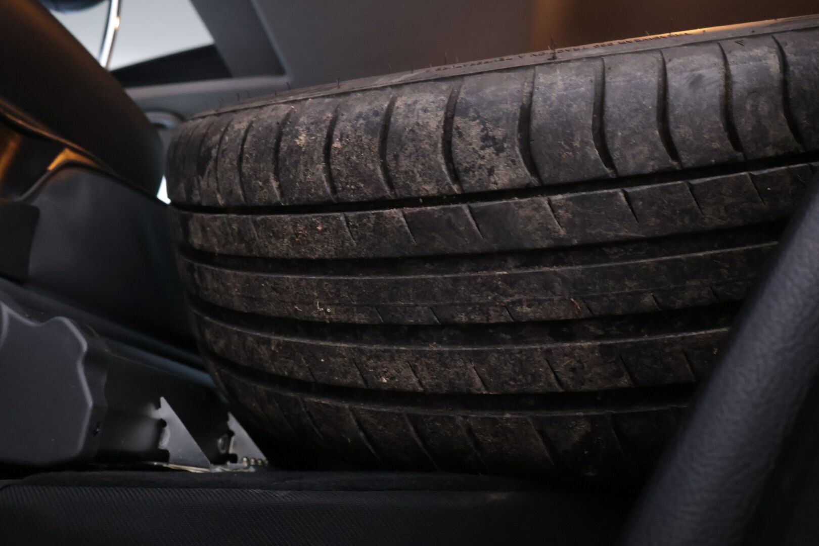 Mercedes-Benz C 2005 320 CDI Autom. - YritysOutlet - Myydään vain yrityksille - Webasto / Nahkapenkit muistilla / Koukku! 