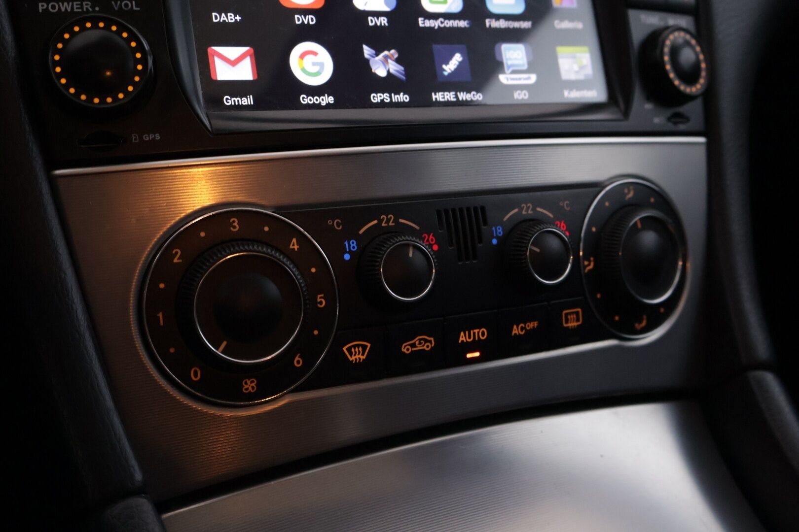 Mercedes-Benz C 2005 320 CDI Autom. - YritysOutlet - Myydään vain yrityksille - Webasto / Nahkapenkit muistilla / Koukku! 