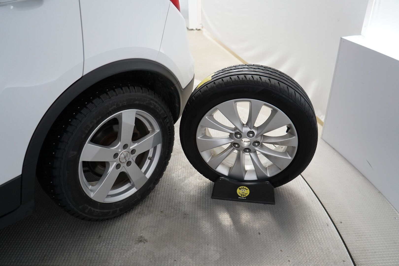 Opel Mokka 2017 X Innovation 1,4 Turbo ECOTEC 103kW AT6 *Puolinahat / Koukku / Kamera / Lohko+sisä / Navi / Ratinlämmitin* - Suomi-auto / Kahdet vanteet / Särmät huollot / Kattavat varusteet