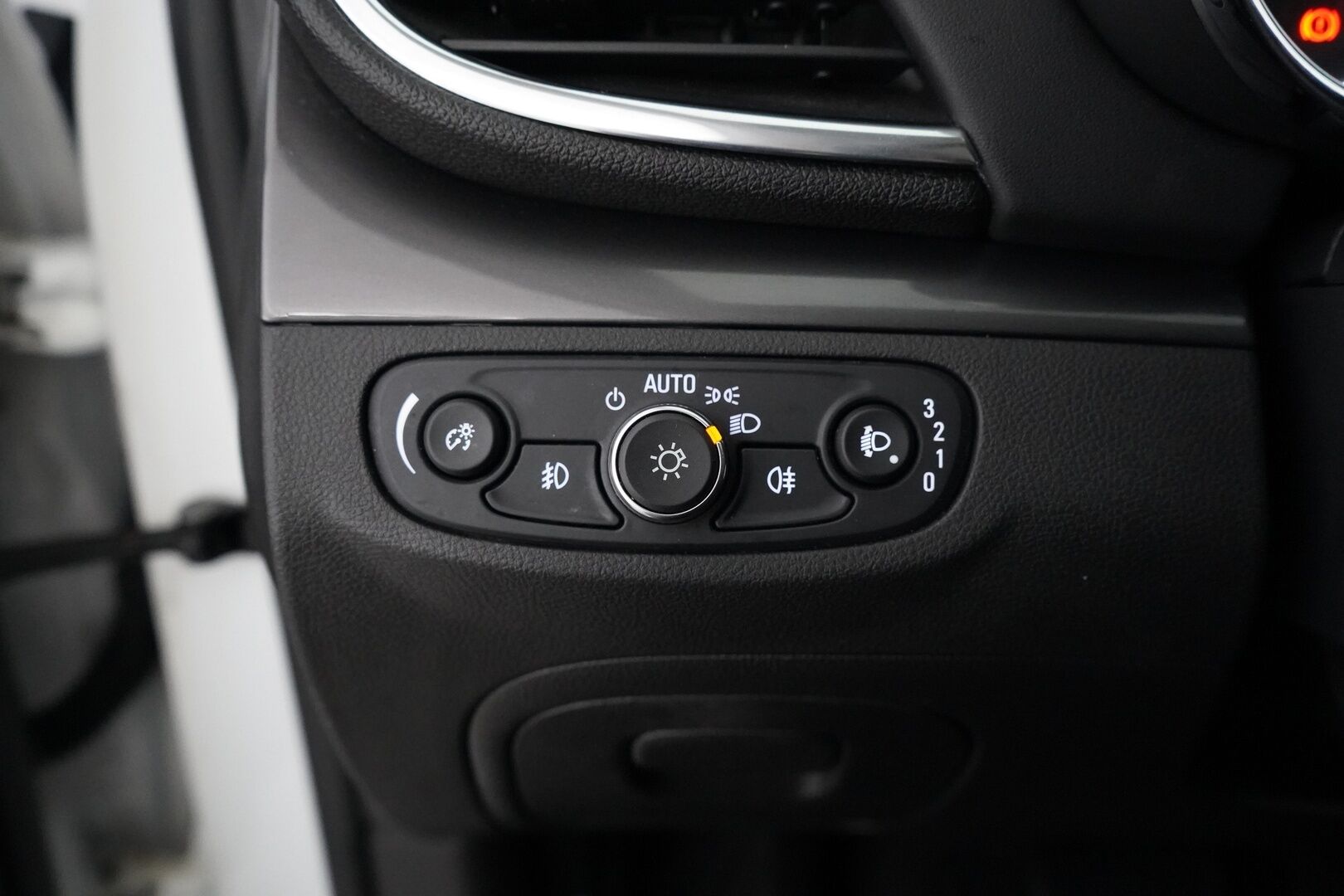 Opel Mokka 2017 X Innovation 1,4 Turbo ECOTEC 103kW AT6 *Puolinahat / Koukku / Kamera / Lohko+sisä / Navi / Ratinlämmitin* - Suomi-auto / Kahdet vanteet / Särmät huollot / Kattavat varusteet