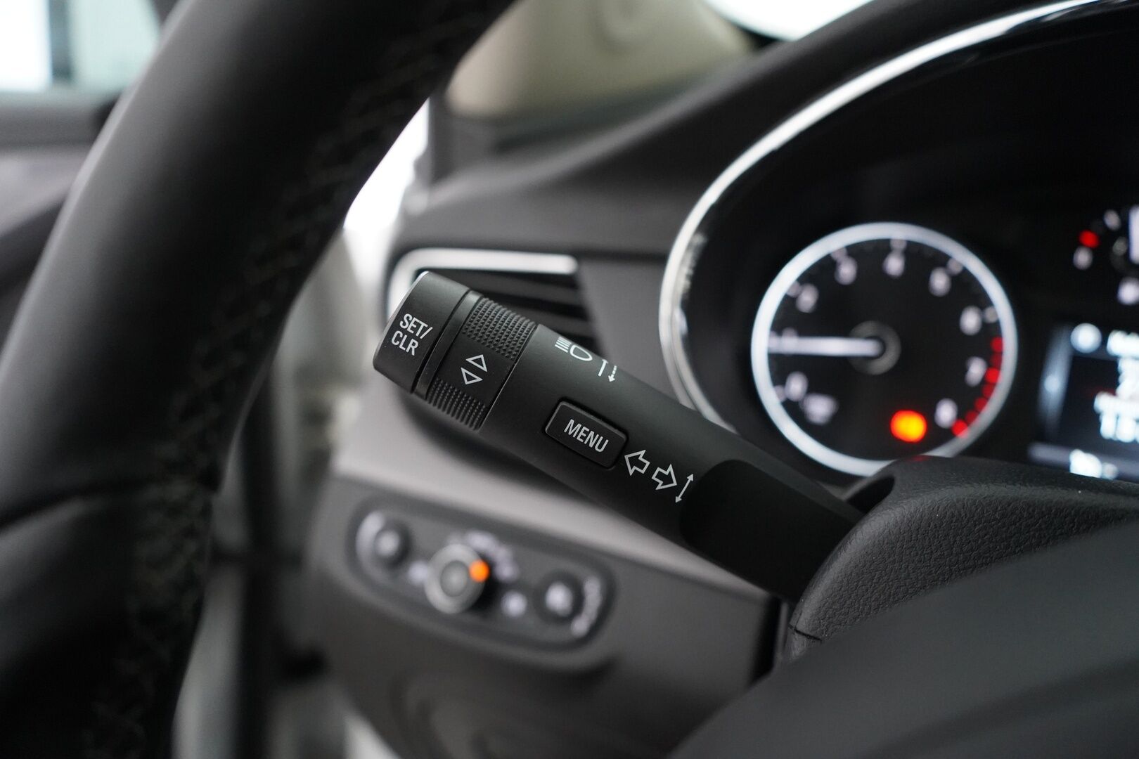 Opel Mokka 2017 X Innovation 1,4 Turbo ECOTEC 103kW AT6 *Puolinahat / Koukku / Kamera / Lohko+sisä / Navi / Ratinlämmitin* - Suomi-auto / Kahdet vanteet / Särmät huollot / Kattavat varusteet