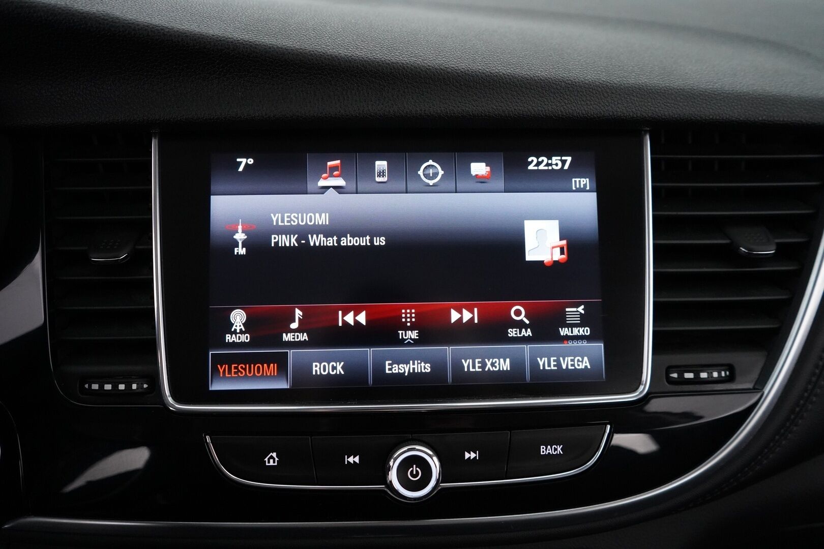 Opel Mokka 2017 X Innovation 1,4 Turbo ECOTEC 103kW AT6 *Puolinahat / Koukku / Kamera / Lohko+sisä / Navi / Ratinlämmitin* - Suomi-auto / Kahdet vanteet / Särmät huollot / Kattavat varusteet