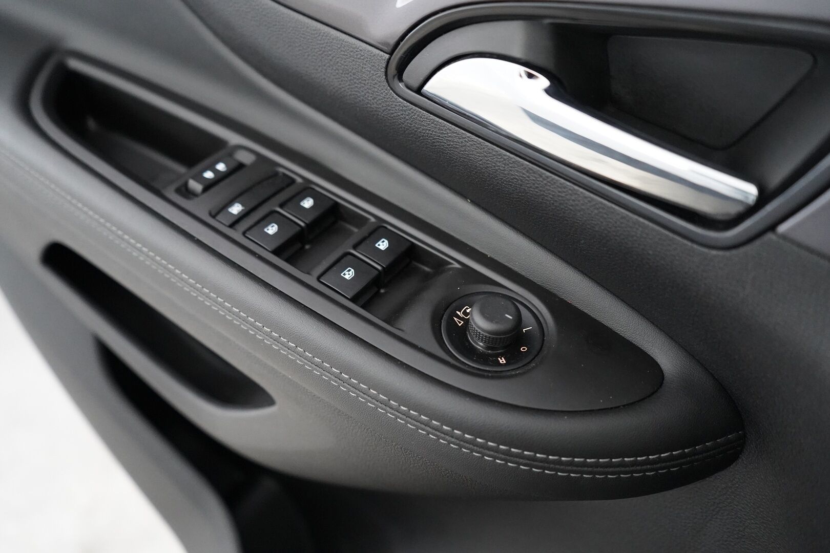 Opel Mokka 2017 X Innovation 1,4 Turbo ECOTEC 103kW AT6 *Puolinahat / Koukku / Kamera / Lohko+sisä / Navi / Ratinlämmitin* - Suomi-auto / Kahdet vanteet / Särmät huollot / Kattavat varusteet