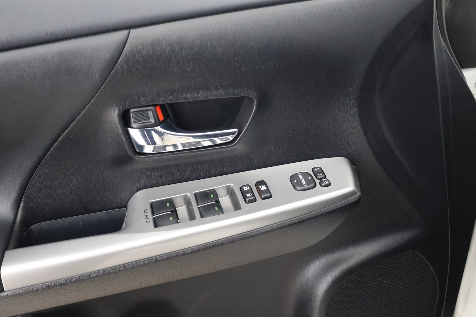 Toyota Prius+ 2017 Active - Suomi-auto | Vakkari | P. Kamera | HUD | Navi | Keyless |