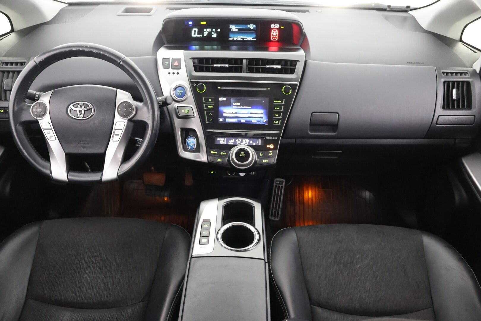 Toyota Prius+ 2017 Active - Suomi-auto | Vakkari | P. Kamera | HUD | Navi | Keyless |