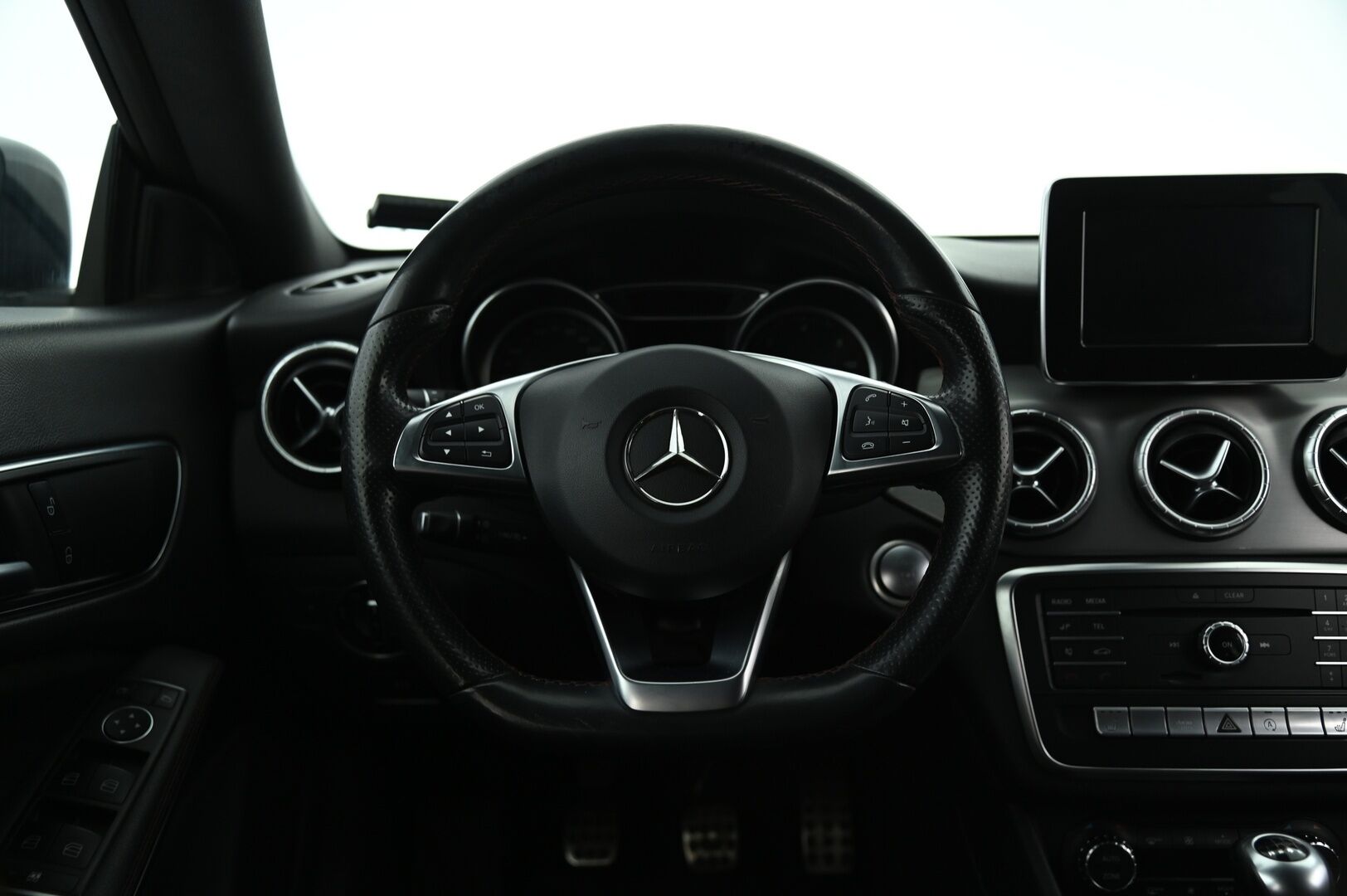 Mercedes-Benz CLA 2017 200 d Shooting Brake Business AMG* P. kamera / Hifit / Night paketti / Vakkari / Vetokoukku* - Harvoin tarjolla varmatoimisella Manuaali vaihteistolla! / Uudet kesärenkaat!