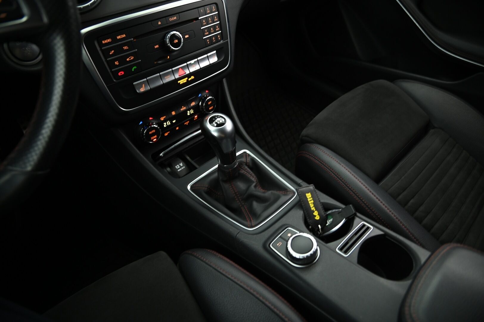 Mercedes-Benz CLA 2017 200 d Shooting Brake Business AMG* P. kamera / Hifit / Night paketti / Vakkari / Vetokoukku* - 3,99% KORKOTARJOUS TÄHÄN AUTOON 21.9. ASTI - Harvoin tarjolla varmatoimisella Manuaali vaihteistolla! / Uudet kesärenkaat!