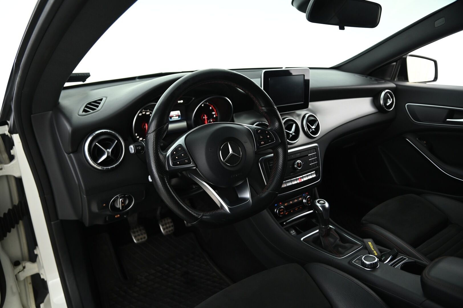 Mercedes-Benz CLA 2017 200 d Shooting Brake Business AMG* P. kamera / Hifit / Night paketti / Vakkari / Vetokoukku* - Harvoin tarjolla varmatoimisella Manuaali vaihteistolla! / Uudet kesärenkaat!