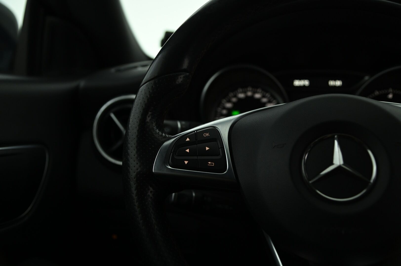 Mercedes-Benz CLA 2017 200 d Shooting Brake Business AMG* P. kamera / Hifit / Night paketti / Vakkari / Vetokoukku* - Harvoin tarjolla varmatoimisella Manuaali vaihteistolla! / Uudet kesärenkaat!