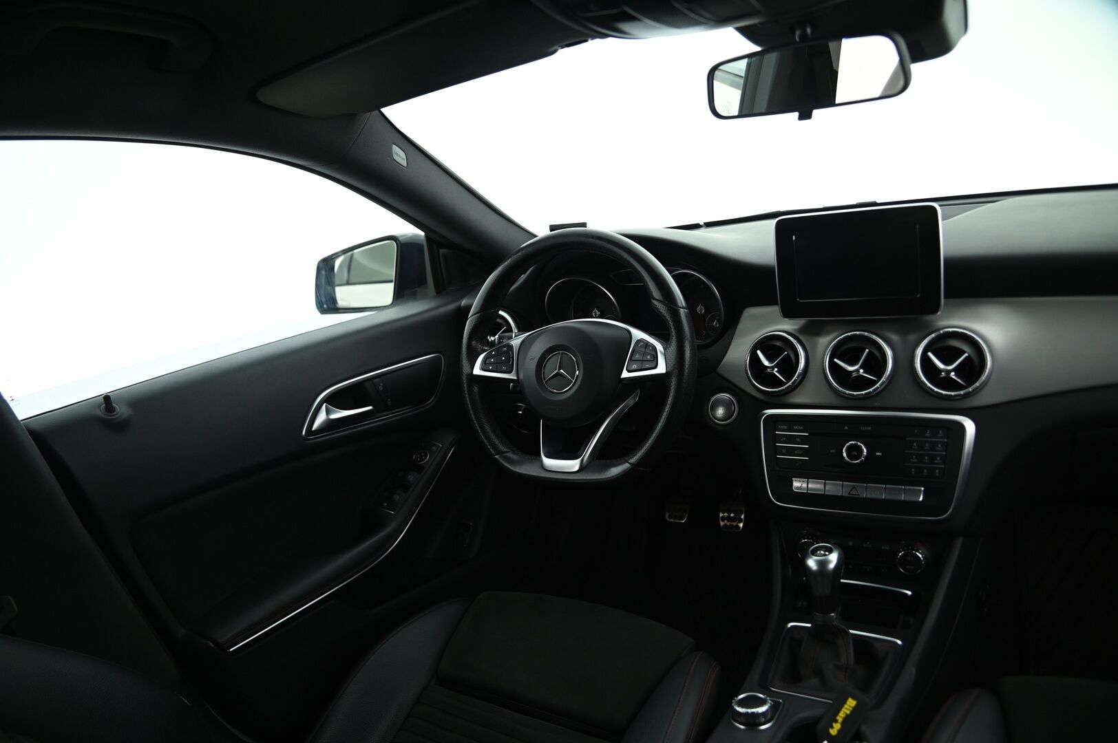Mercedes-Benz CLA 2017 200 d Shooting Brake Business AMG* P. kamera / Hifit / Night paketti / Vakkari / Vetokoukku* - Harvoin tarjolla varmatoimisella Manuaali vaihteistolla! / Uudet kesärenkaat!