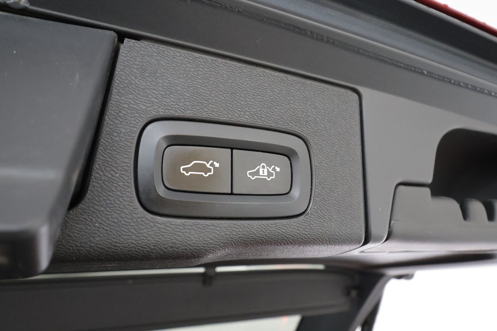 Volvo XC60 2018 T8 AWD R-Design aut * Panorama / Webasto / Koukku / ACC / Full-LED / P.kamera / Sportpenkki Muistilla / Navi * - Suomi-auto / Kahdet renkaat - Osta nyt, maksa vasta ensi vuonna