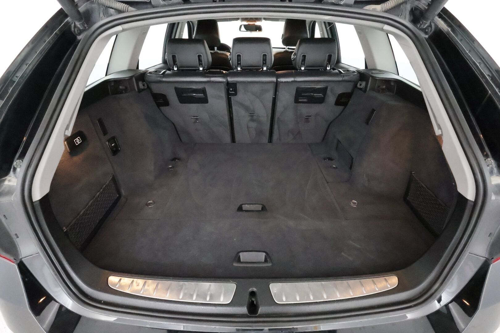 BMW 320 2018 F31 LCI Touring 320d A xDrive Business ** 1-om Suomi-auto / Sporttinahat / Vakkari / LED / P.tutkat ** - 1 omisteinen / Led-ajovalot / Lämmitettävä ratti /