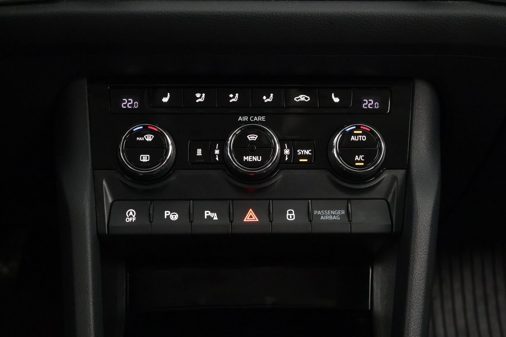 Skoda Kodiaq 2018 2,0 TDI 150 4x4 Style *P-Lämmitin / Vetokoukku / Adapt.Cruise / Sähköistuimet muisteilla / Canton Sound system / Winter paketti* - Navi / LED