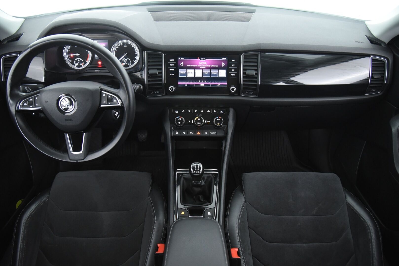 Skoda Kodiaq 2018 2,0 TDI 150 4x4 Style *Webasto / ACC / Koukku / Canton / Muistipenkit - 2x Aluvanteet / Navi / LED kaukovaloautomatiikalla